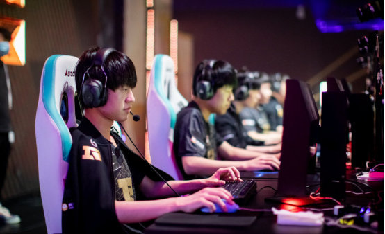 严与权益的 严与权益的